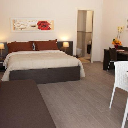 Il Marlo Suite & Breakfast Marina Di Carrara Rum bild
